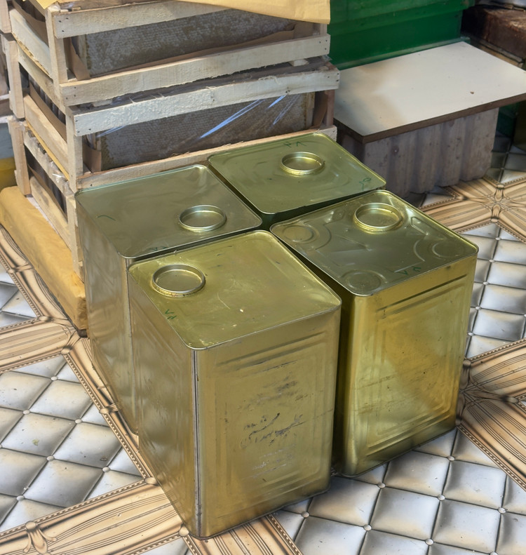 عسل طبیعی اردبیل 28 کیلویی چهل گیاه با کیفیت بسیار بالا با حلب(هر کیلو 589 تومن)عمده
